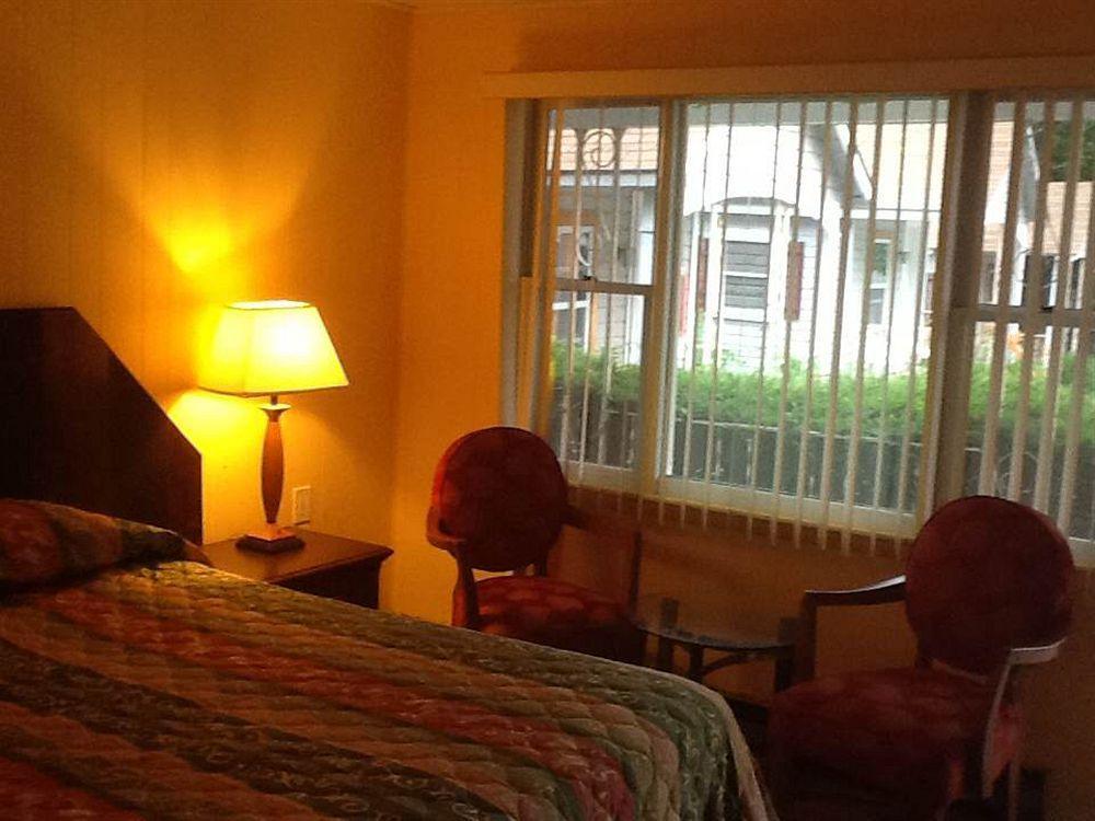 King Hendrick Motel And Suites Lake George Exterior photo