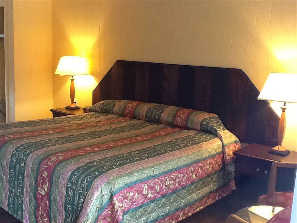 King Hendrick Motel And Suites Lake George Exterior photo