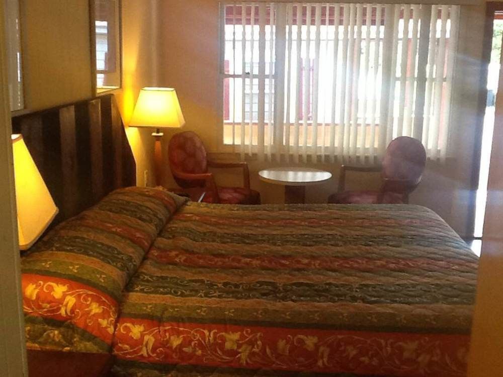 King Hendrick Motel And Suites Lake George Exterior photo